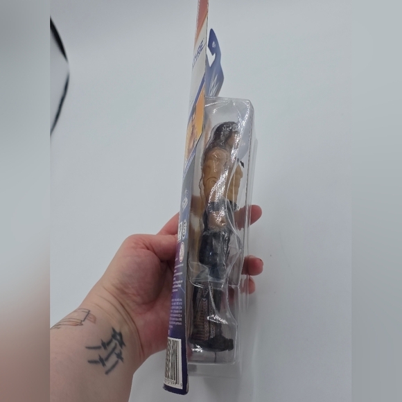 WWE Drew McIntyre Basic Series 41 Wrestling Action Figure - Picture 4 of 6